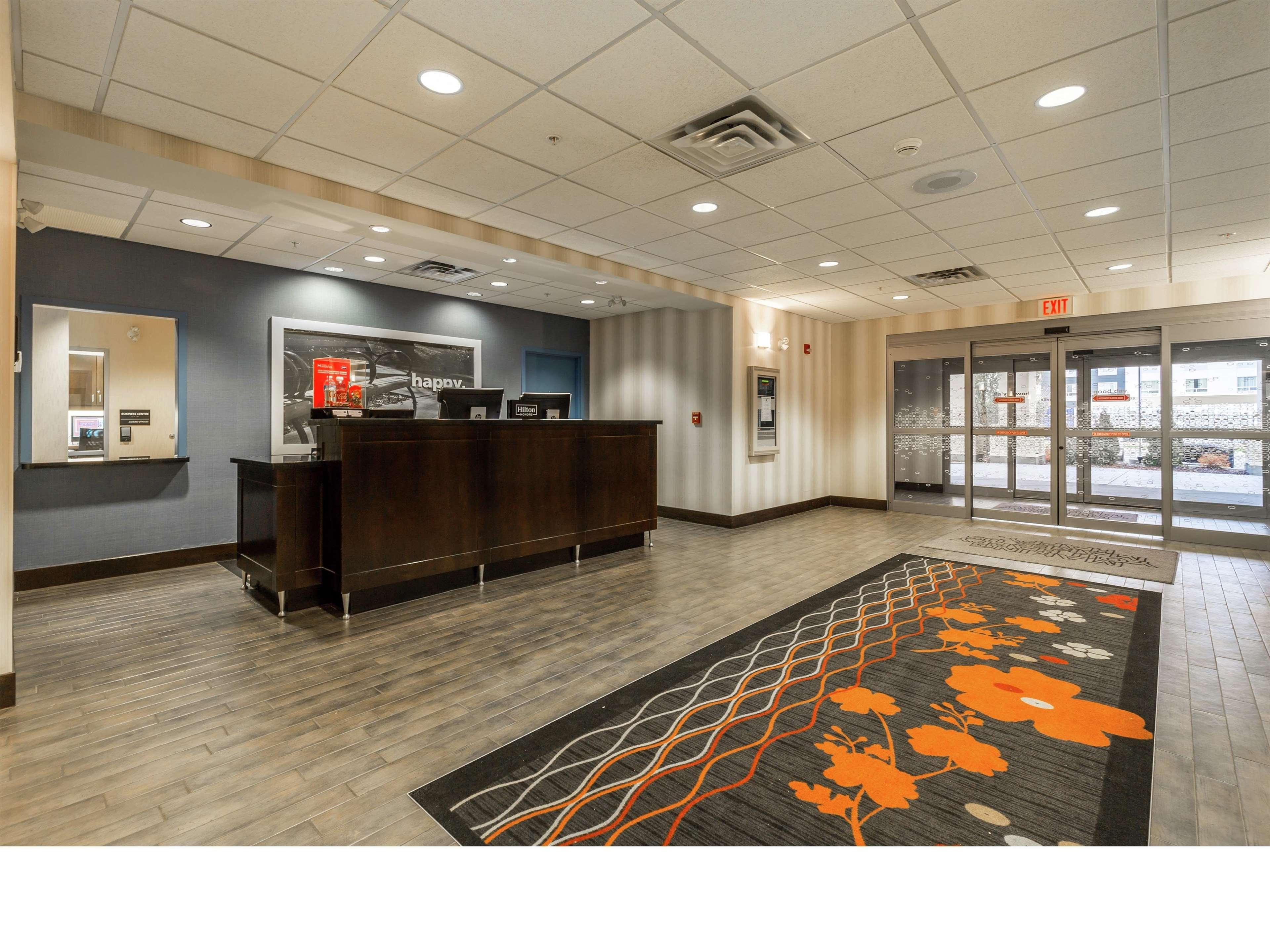 Hampton Inn & Suites By Hilton Летбридж Екстериор снимка