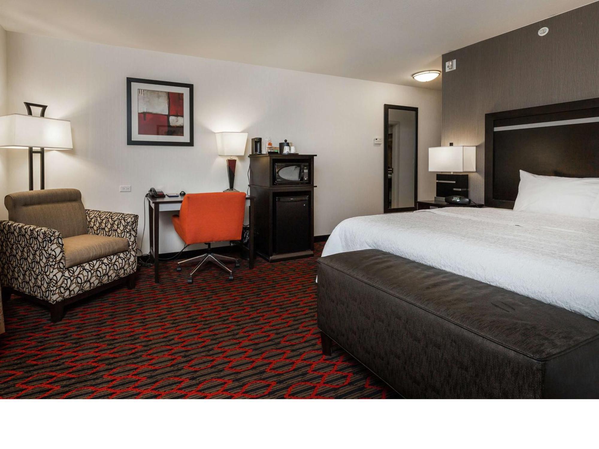 Hampton Inn & Suites By Hilton Летбридж Екстериор снимка