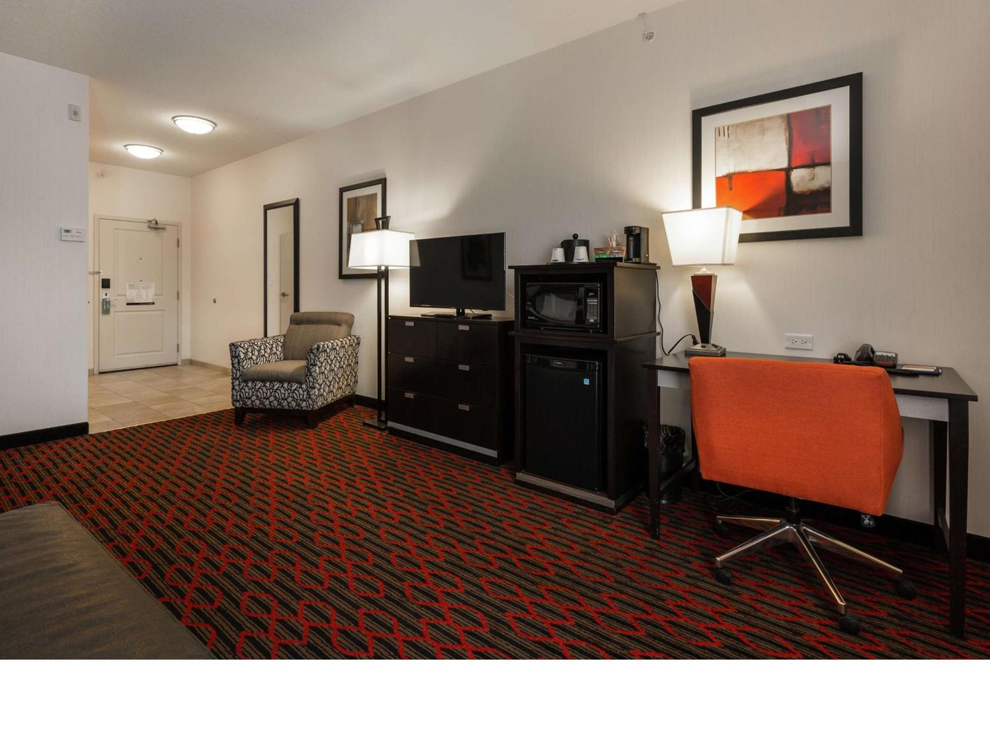 Hampton Inn & Suites By Hilton Летбридж Екстериор снимка