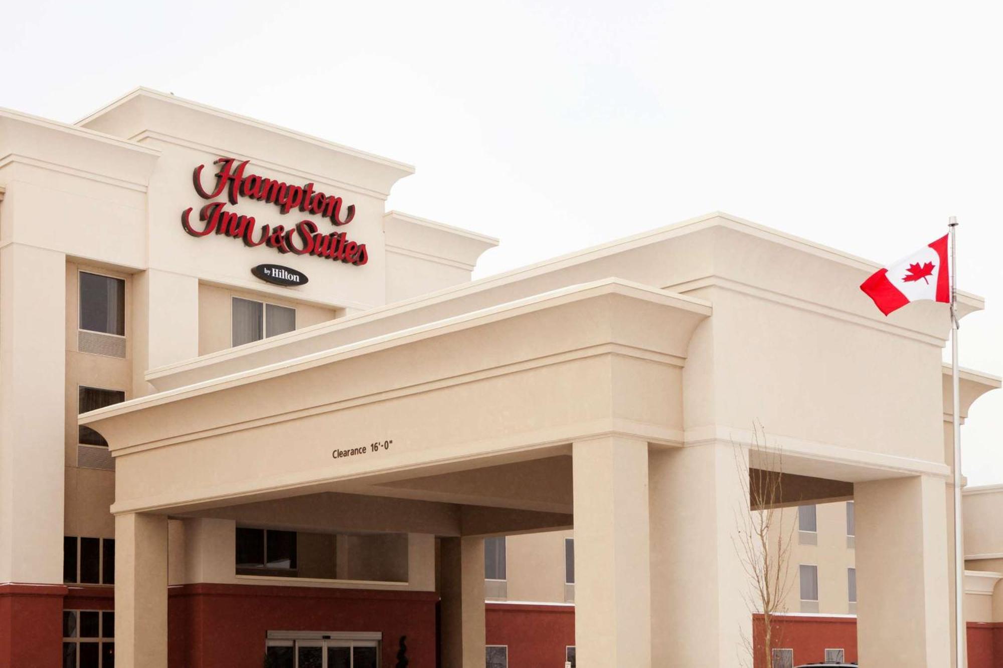 Hampton Inn & Suites By Hilton Летбридж Екстериор снимка