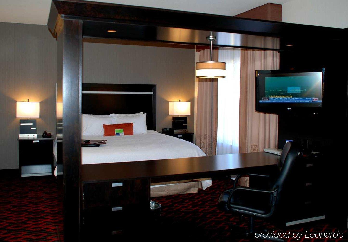 Hampton Inn & Suites By Hilton Летбридж Стая снимка