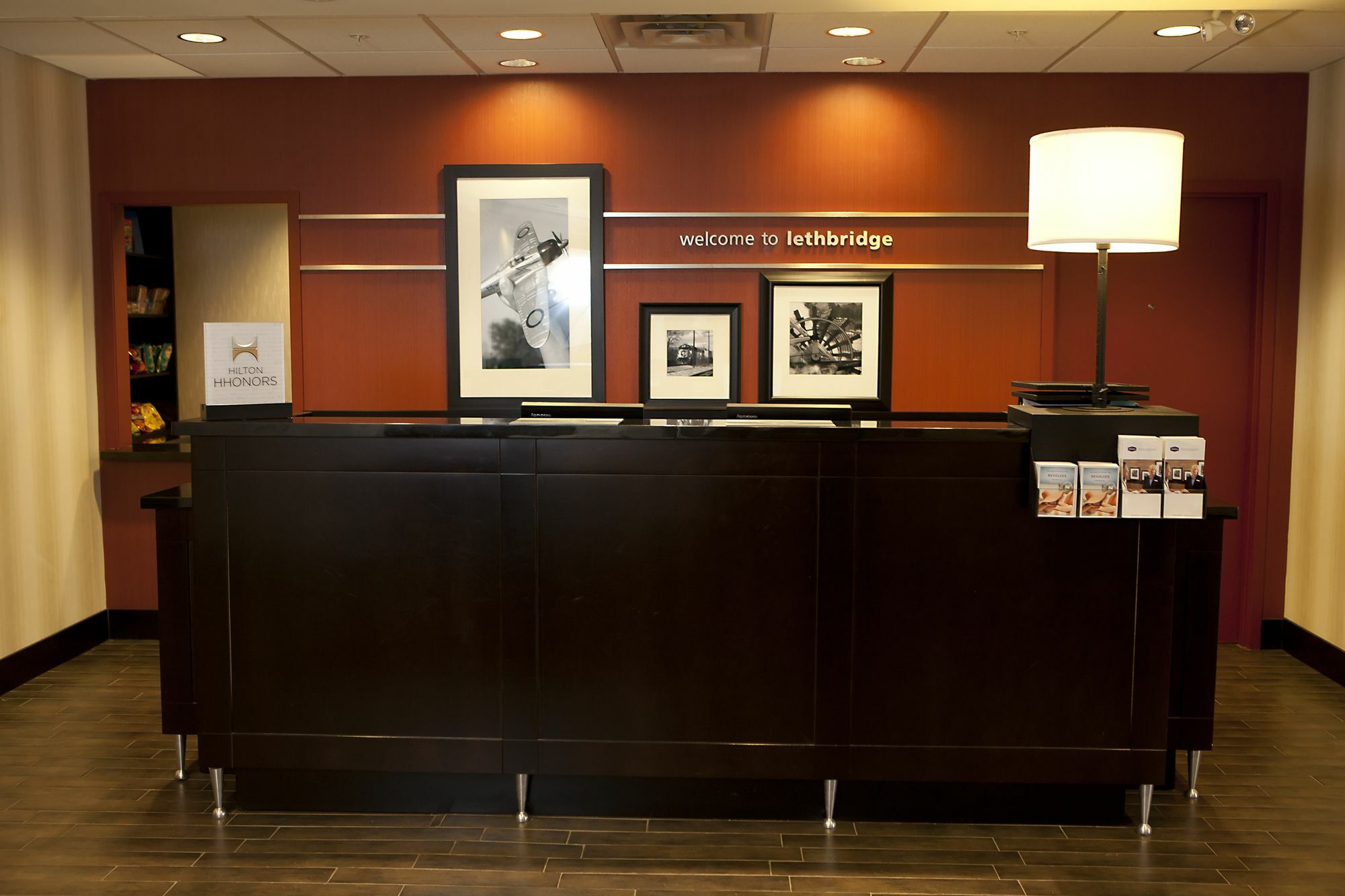 Hampton Inn & Suites By Hilton Летбридж Екстериор снимка