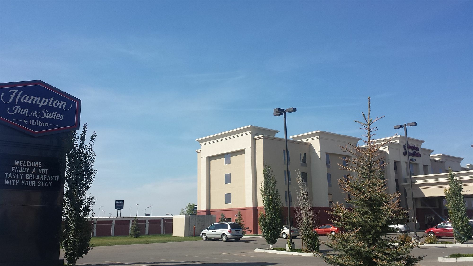 Hampton Inn & Suites By Hilton Летбридж Екстериор снимка